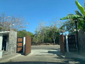 3-Bedroom House in Ixtapa with Pool and Parking