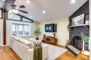 Poconos Family Retreat w Fire Pit & Sunroom!