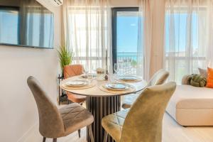 Infinity Sea View Luxury Apartment & Free parking