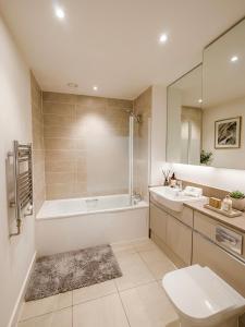 Modern Double Room Next US Embassy in Central London