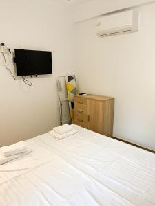 Ofriniou Heaven - 200m from the Beach - Swimming Pool Access - Starlink WIFI