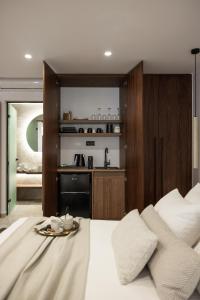 Anora Naxos Suites