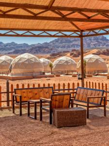 Rum Crystal luxury camp