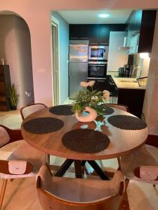 Happy Time Apartment, swimming pool, tennis court, FREE PARKING