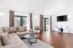 Sunny Bay Apartments