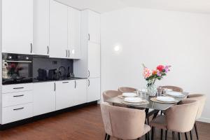 Sunny Bay Apartments