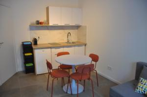 Newly renovated apartment next to marina