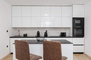 Sunny Bay Apartments
