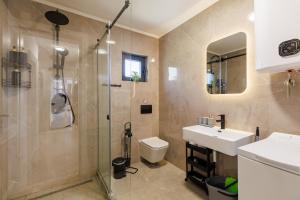 Sunny Bay Apartments