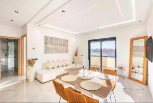 Appartement avec grande terrasse Chic et Moderne en plein centre ville