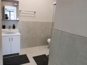 #3 bedroom in Northcliff, Water backup, WiFi