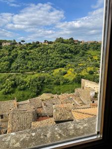 A due passi da Roma nel cuore del borgo medievale casa dartista con terrazza sul Parco di Veio