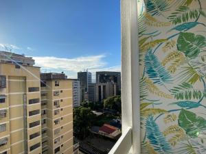 Suite VIP Caracas Los Palos Grandes con Estacionamiento