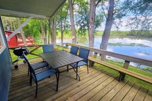 Serene Home Near Dells Hotspots