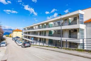 Apartments with WiFi Vrbnik, Krk - 27444