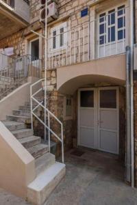 Apartments with WiFi Komiza, Vis - 26985