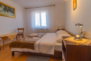 Apartments by the sea Losinj, Losinj - 27458