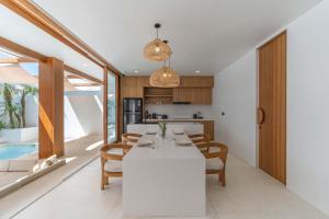 Luxury 2BR Villa Lulu Pool & Sunken Lounge Canggu
