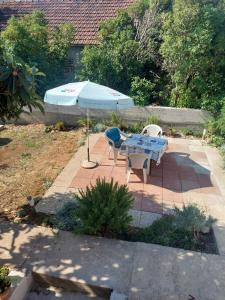 Apartments with parking space Rogoznica - 27466