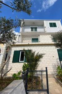 Apartments by the sea Businci, Ciovo - 25960