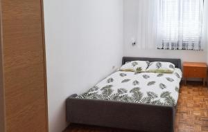 2 Bedroom Amazing Apartment In Novi Vinodolski
