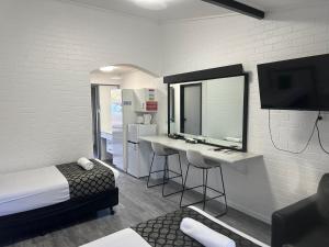 Allan Cunningham Motel