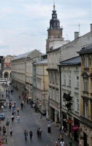 Boutique Old Town 2BR Apartment at Main Market Sq.