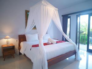 MT Penida Bungalow