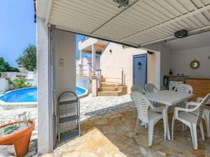 Apartment Panous 2