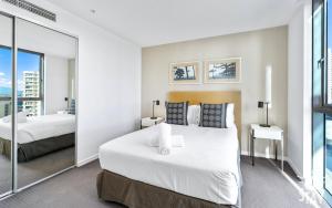 H Residences - QStay