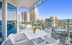 H Residences - QStay