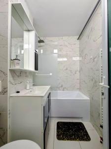 Modern Studio 18 Self Check-in