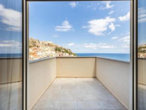 Apartment with sea view and terrace
