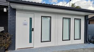 Brisbane Modern Holland Park Unit with Easy City Access Single Room room