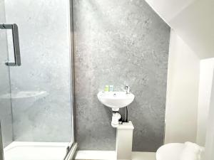 Comfortable Single Room in Wigan House