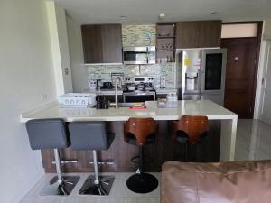 2bedroom with pool view in kingston