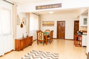 Maskani I - 2BR, Fast Wi-Fi, GenSet, Workspace, Secure Gated Estate, 5mins to Beach