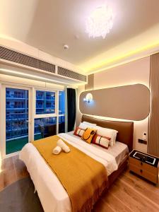 Luxury Condo at Bayshore Residential Phase 2 beside OKADA & near MOA