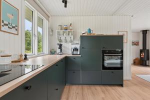 Lovely Holiday Home With Garden Near Water