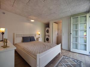 Charming Holiday Home Near The Beach