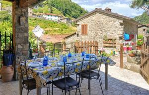 Gorgeous Home In Fabbriche Di Vallico With House A Panoramic View