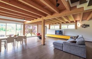 2 Bedroom Gorgeous Home In Feltre