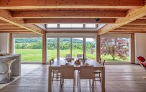 2 Bedroom Gorgeous Home In Feltre