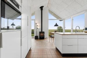 Cozy Low-Energy Home With Sea Views