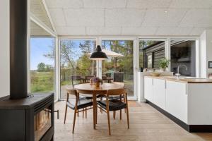 Cozy Low-Energy Home With Sea Views