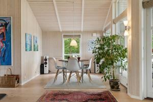 Modern Holiday Home In Peaceful Surroundings