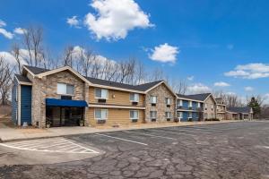 AmericInn by Wyndham White Bear Lake St. Paul