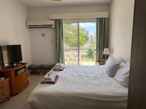 Paphos Gardens - 1BR Apt Near Pool, 5 Mins To Beach And Shops