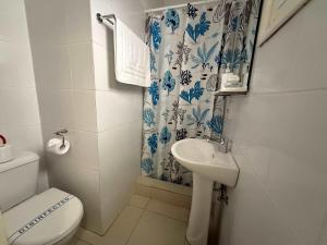 Paphos Gardens - 1BR Apt Near Pool, 5 Mins To Beach And Shops