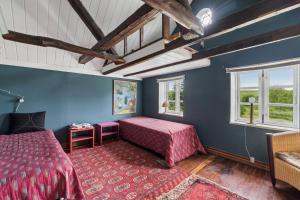 Large Charming House For 12 Guests